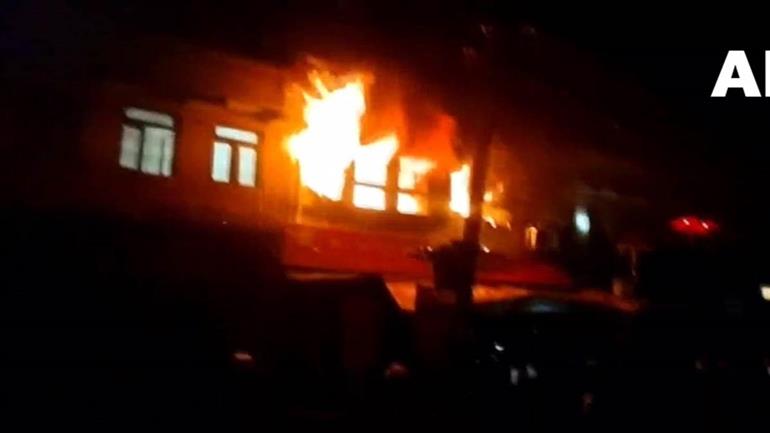 UP News: फिरोजाबाद में आग लगने से 4 बच्चों समेत 6 लोगों की मौत, सीएम ने जताया अफसोस