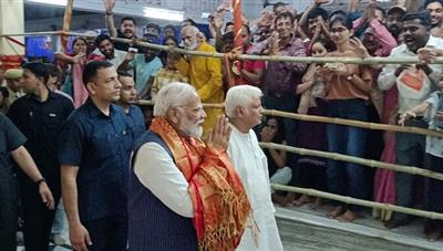 PM Modi in Varanasi Live: संकट मोचन मंदिर में पीएम मोदी ने टेका मत्था, लोकसभा चुनाव में जीत का मांगा आशीर्वाद