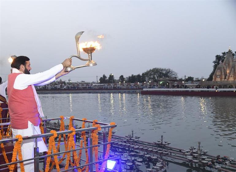 कुरुक्षेत्र की पवित्र धरा पर मुख्यमंत्री सैनी ने किया बड़ा ऐलान, गीता के उपदेशों से मिलेगा वैश्विक पहचान
