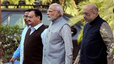 Modi met the President: राष्ट्रपति से मिले मोदी, फिर शीर्ष नेताओं संग की बैठक; बीजेपी अध्यक्ष से लेकर कैबिनेट तक मंथन तेज