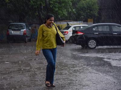 IMD's high alert: IMD का हाई अलर्ट: 10 से 14 मई तक भारी बारिश और आंधी-तूफान की चेतावनी