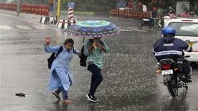 Heavy to very heavy rains and winds blowing at a speed of 50 kmph in the next 12 hours: अगले 12 घंटे में भारी से अति भारी बारिश और 50 किमी प्रति घंटे की रफ्तार से चलेंगी हवाएं: IMD का अलर्ट जारी