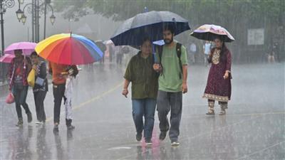 दिल्ली में बदला मौसम का मिजाज: तेज हवा और बारिश से गर्मी से राहत, IMD ने दी सतर्कता की सलाह