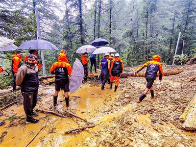 Heavy rain in Himachal Pradesh for three days, 261 roads blocked-guidelines issued: हिमाचल प्रदेश में तीन दिन भारी बारिश, 261 सड़कें बाधित-दिशानिर्देश जारी, दिल्ली-एनसीआर में आज भारी बारिश, दोपहर बाद मौसम बिगड़ सकता है