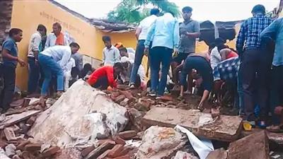 Eight children died due to collapse of school roof in Jhalawar: झालावाड़ में स्कूल की छत गिरने से आठ बच्चों की मौत, प्रार्थना सभा के दौरान हुआ हादसा; पांच शिक्षक निलंबित