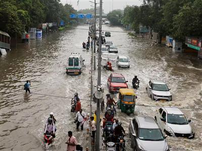 Yamuna above danger mark, six security guards deployed in Delhi to deal with flood: खतरे के निशान से ऊपर यमुना, बाढ़ से निपटने के लिए दिल्ली में तैनात छह सुरक्षा कवच