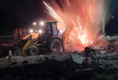 A second blast rocked Ayodhya late last night,: अयोध्या में देर रात दूसरा धमाका, मृतकों की संख्या बढ़कर छह; रेस्क्यू के दौरान लेखपाल गंभीर रूप से घायल