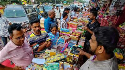Diwali 2025: Business worth Rs 6.05 lakh crore in the country, breaking all previous records: दिवाली 2025: देश में हुआ 6.05 लाख करोड़ का कारोबार, टूटा अब तक का हर रिकॉर्ड