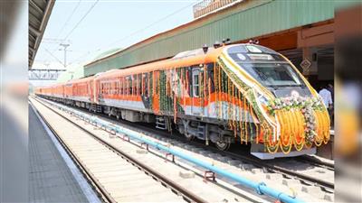 8 नवंबर को देश को मोदी की नई सौगात! चार वंदे भारत एक्सप्रेस दौड़ेंगी पटरियों पर