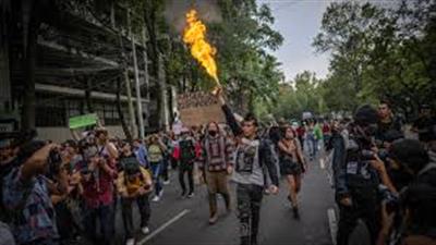 Violent protests in Mexico: मेक्सिको में उग्र विरोध: मेयर की हत्या के बाद Gen Z की अगुवाई में हजारों लोग सड़कों पर, सरकार के खिलाफ भड़का जनाक्रोश