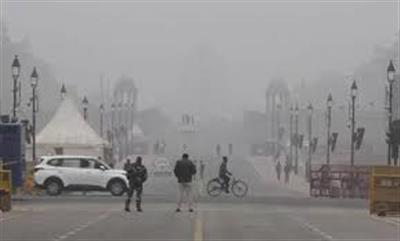 दिल्ली-एनसीआर में ठंड का प्रहार! कोहरे ने बढ़ाई जहरीली हवा की मार, नवंबर में तापमान 9°C पर पहुंचा