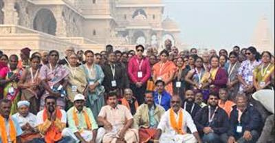 काशी तमिल संगमम्-4.0 के 10वें दिन किसान प्रतिनिधियों के दल ने अयोध्या में रामलला के दर्शन किए