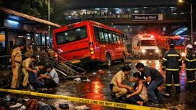 Mumbai Bhandup accident: 4 killed, 9 injured as bus reverses; driver detained: मुंबई भांडुप हादसा: रिवर्स लेती बस ने मचाया कहर, 4 की मौत, 9 घायल; ड्राइवर हिरासत में