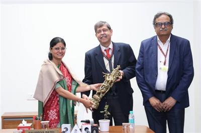 केंद्रीय स्वास्थ्य एवं परिवार कल्याण राज्य मंत्री श्रीमती अनुप्रिया पटेल ने चिकित्सा शिक्षा में आर्टिफिशियल इंटेलिजेंस पर एनबीईएमएस के ऑनलाइन प्रशिक्षण कार्यक्रम का शुभारंभ किया