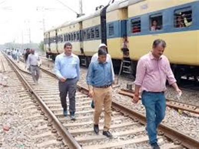 भारतीय रेल के सुरक्षा उपायों के परिणाम मिले: सिग्नल फेल होने में 58% की कमी से दुर्घटनाओं में तेज़ी से गिरावट आई