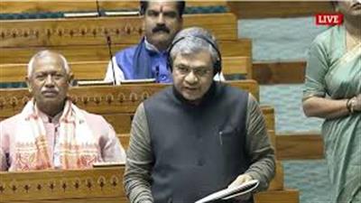 तमिलनाडु में पिछले चार वर्षों के दौरान कुल 2,501 किलोमीटर लंबाई को कवर करने वाले 29 रेल सर्वेक्षणों को स्वीकृति प्रदान की गई है, जिनमें 6 नई रेल लाइन परियोजनाएं और 23 दोहरीकरण परियोजनाएं शामिल हैं