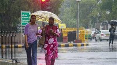 दिल्ली-NCR में 3 दिन बारिश का अलर्ट: बाहर निकलने से पहले जरूर देखें ये तारीखें!