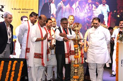 सामाजिक न्याय एवं अधिकारिता मंत्रालय ने राज्यों और केंद्र शासित प्रदेशों के साथ मिलकर सामाजिक न्याय के बेहतर कार्यान्वयन के लिए चंडीगढ़ में तीन-दिवसीय राष्ट्रीय चिंतन शिविर 'अंत्योदय का संकल्प, अमृत काल का प्रतिबिंब' का शुभारंभ किया