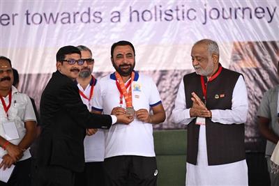 अतंर्राष्ट्रीय योग महोत्सव 2026 के आयोजन से 50 दिन पहले 6,000 लोगों ने भुजंगासन कर एशिया रिकॉर्ड बनाया