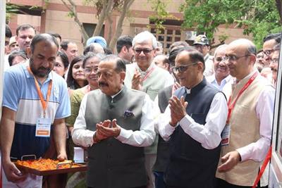 राष्ट्रीय प्रौद्योगिकी दिवस 2026 के अवसर पर आईसीएमआर ने तीन स्वदेशी चिकित्सा प्रौद्योगिकियों को उद्योग को हस्तांतरित किया