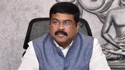 केन्द्रीय शिक्षा मंत्री ने सीबीएसई भुगतान गेटवे प्रणाली में सुधार के लिए समर्थन हेतु केन्द्रीय  वित्त मंत्री से बात की