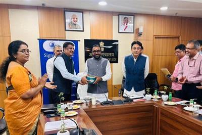 आयुषएक्सआईएल और भारतीय मसाला बोर्ड ने आयुष उत्पादों और औषधीय मसालों के वैश्विक संवर्धन को सुदृढ़ करने के लिए समझौता ज्ञापन (एमओयू) पर हस्ताक्षर किए