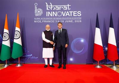 प्रधानमंत्री श्री नरेन्द्र मोदी और फ्रांस के राष्ट्रपति इमैनुएल मैक्रों ने 