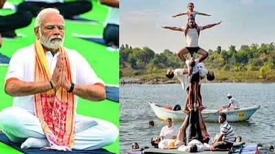 प्रधानमंत्री श्री नरेन्द्र मोदी ने पश्चिम बंगाल के कोलकाता स्थित रेड रोड से 12वें अंतर्राष्ट्रीय योग दिवस के राष्ट्रीय आयोजन का नेतृत्व किया