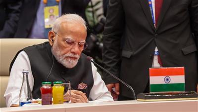 आतंकवाद पर मोदी की दो-टूक: शहबाज़ शरीफ की मौजूदगी में एससीओ मंच से कड़ा संदेश