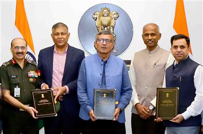 रक्षा मंत्रालय ने टी-72 और टी-90 टैंकों के लिए सहायक विद्युत इकाइयों की खरीद के लिए 586 करोड़ रुपये के अनुबंध पर हस्ताक्षर किए