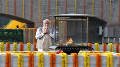 प्रधानमंत्री ने महात्मा गांधी और लाल बहादुर शास्त्री को पुष्पांजलि अर्पित की।